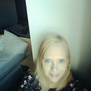 Meet your Posher, Debra